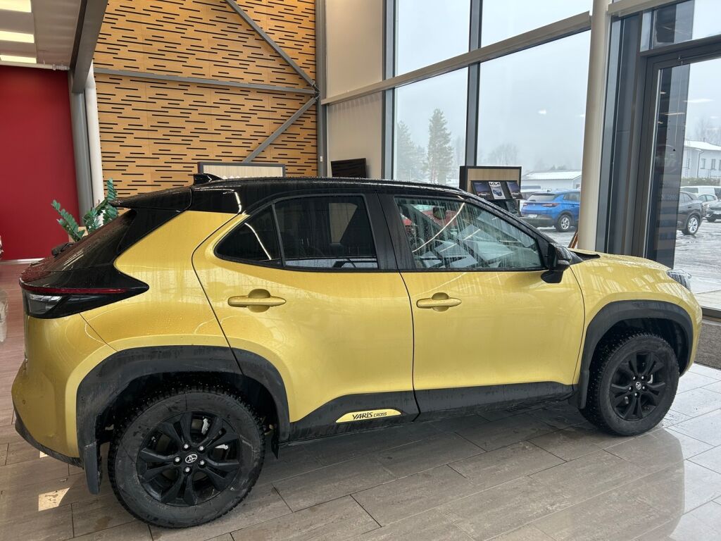 Toyota Yaris Cross 2023 Keltainen