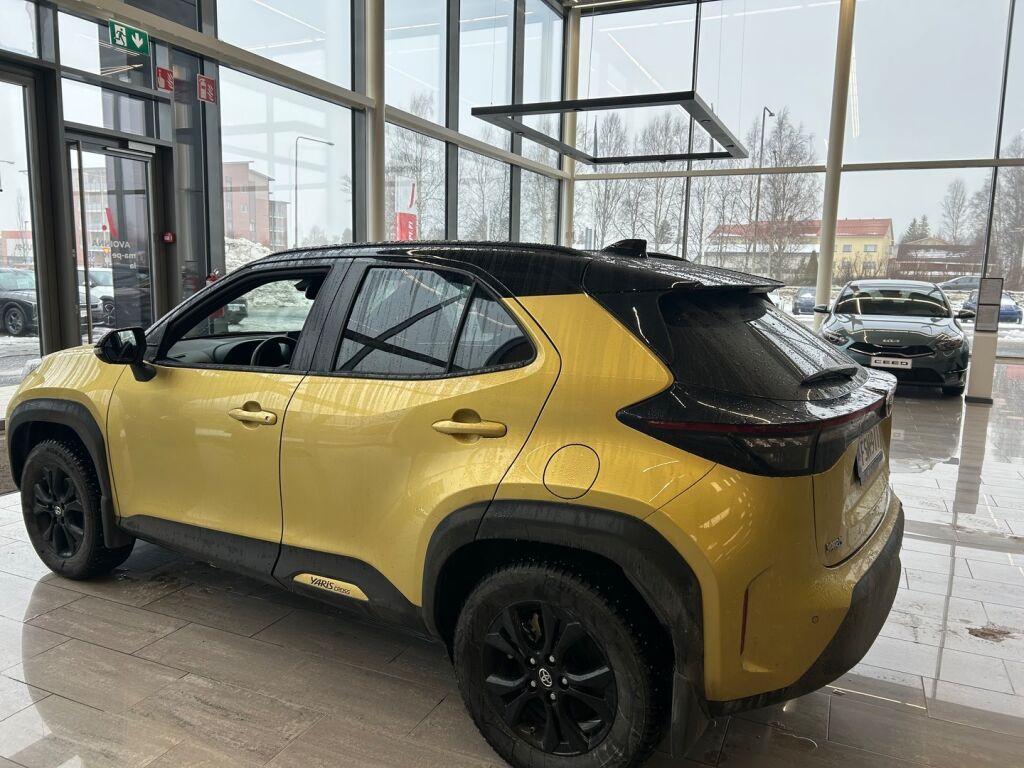 Toyota Yaris Cross 2023 Keltainen