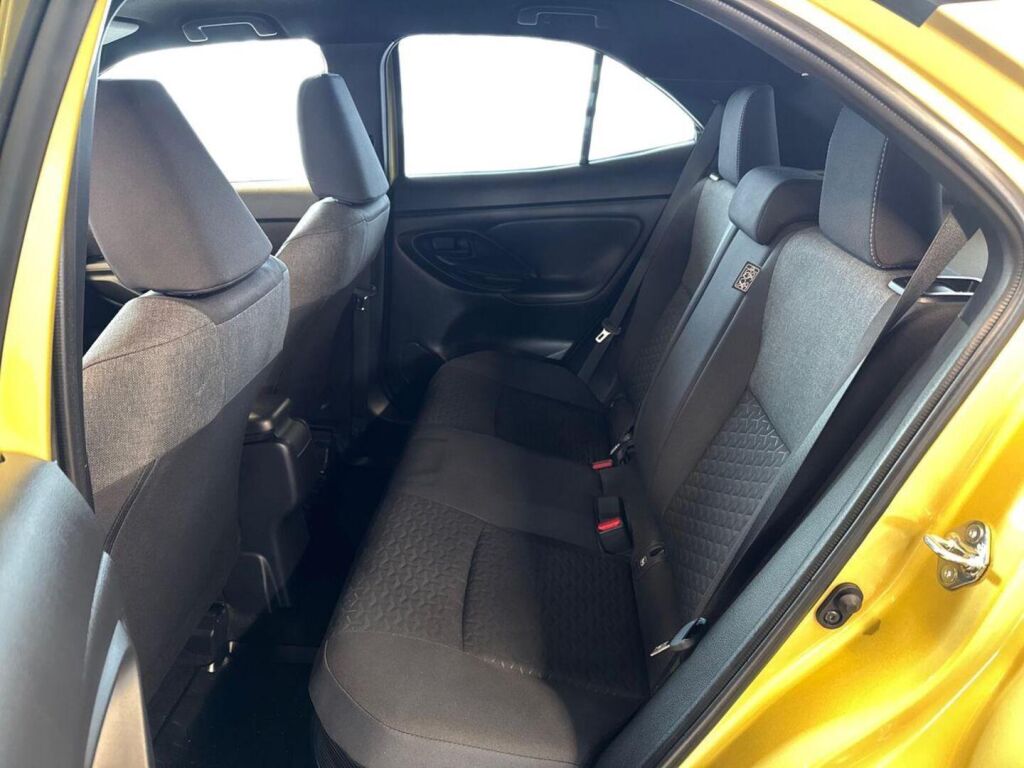 Toyota Yaris Cross 2023 Keltainen