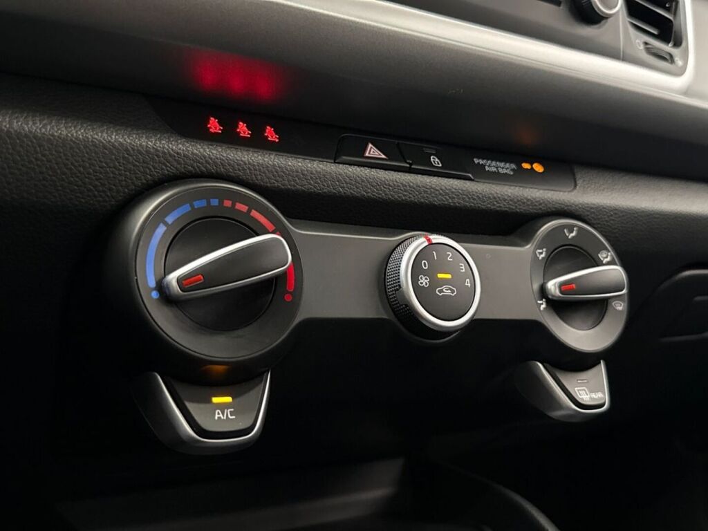 Kia Rio 2023 Valkoinen
