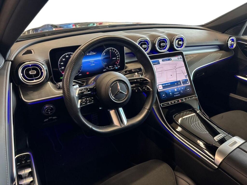 Mercedes-Benz C 2023 Musta