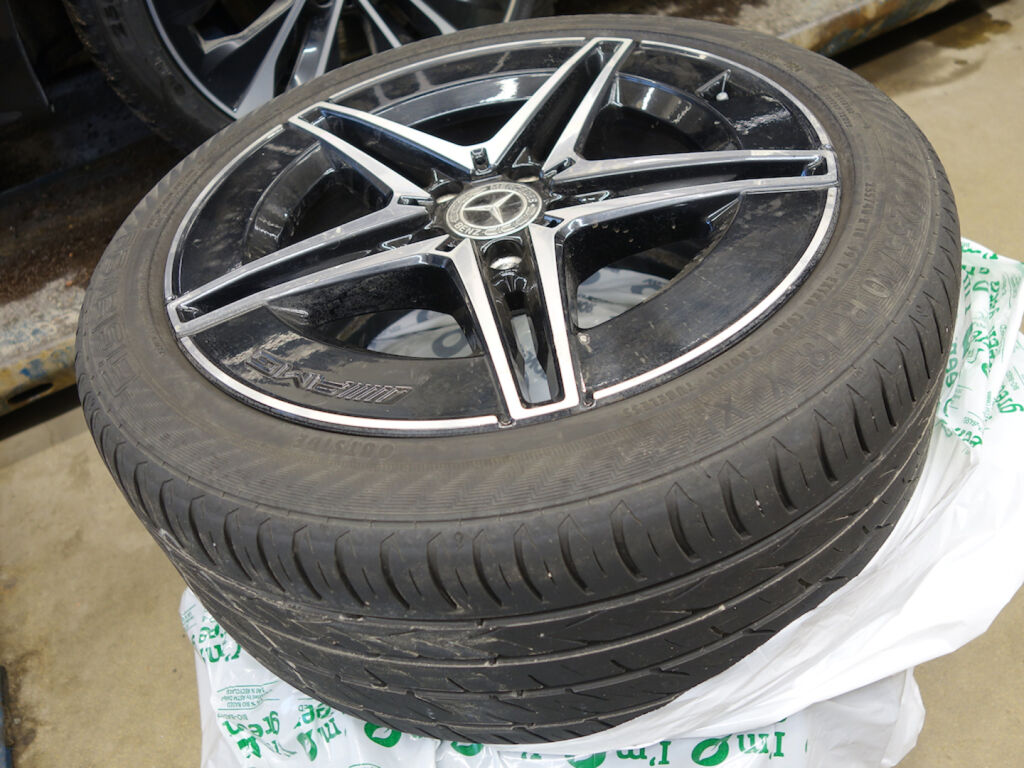 Mercedes-Benz C 2023 Musta