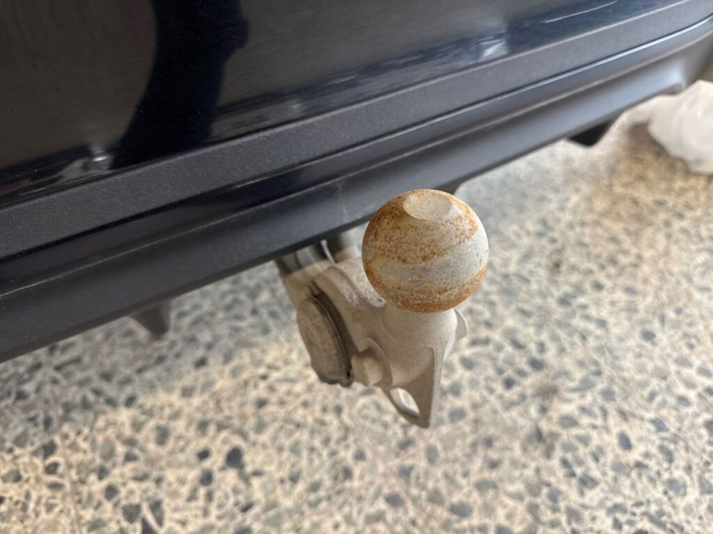 Mercedes-Benz C 2023 Musta