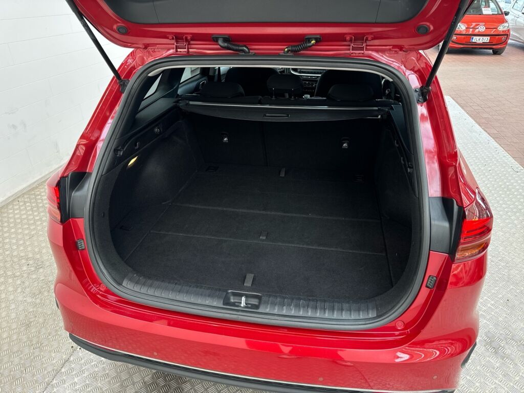 Kia Ceed 2023 Punainen