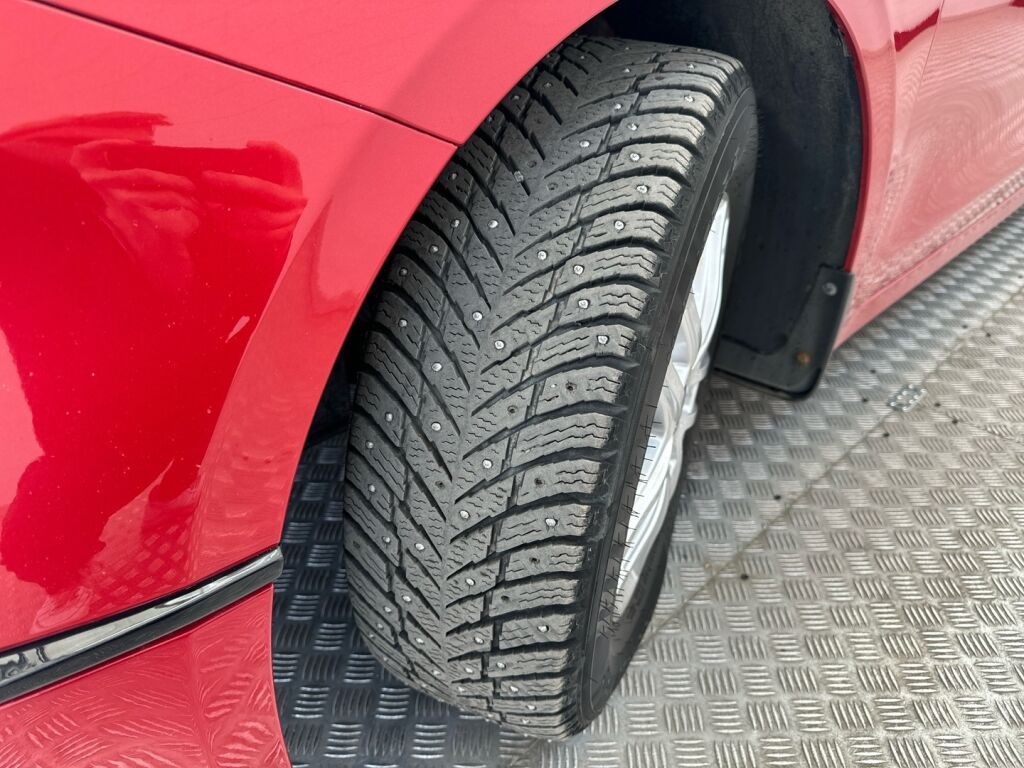 Kia Ceed 2023 Punainen
