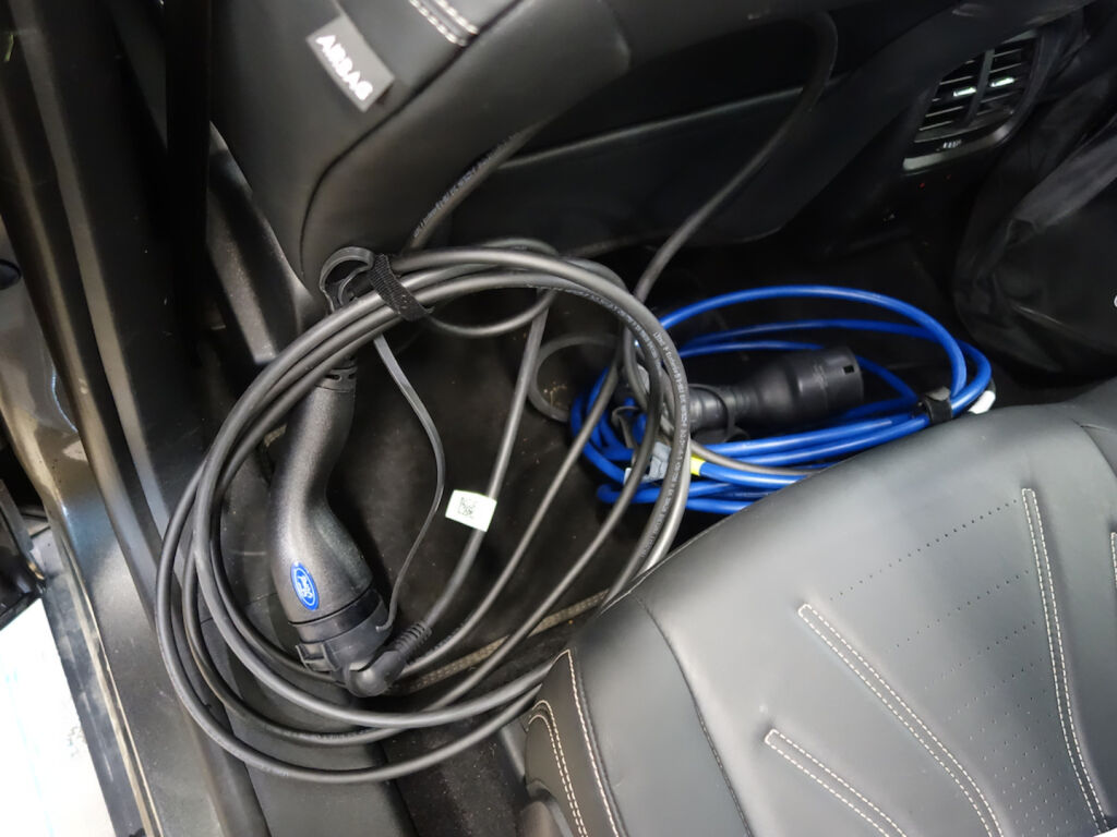Ford Kuga 2023 Harmaa
