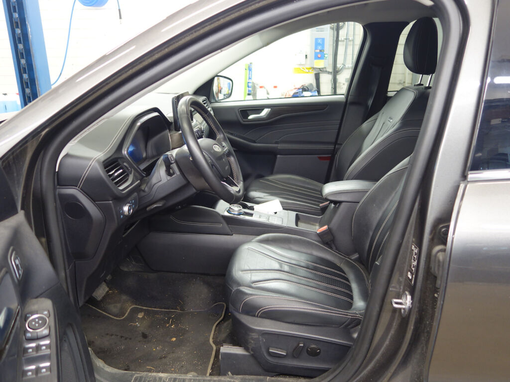 Ford Kuga 2023 Harmaa