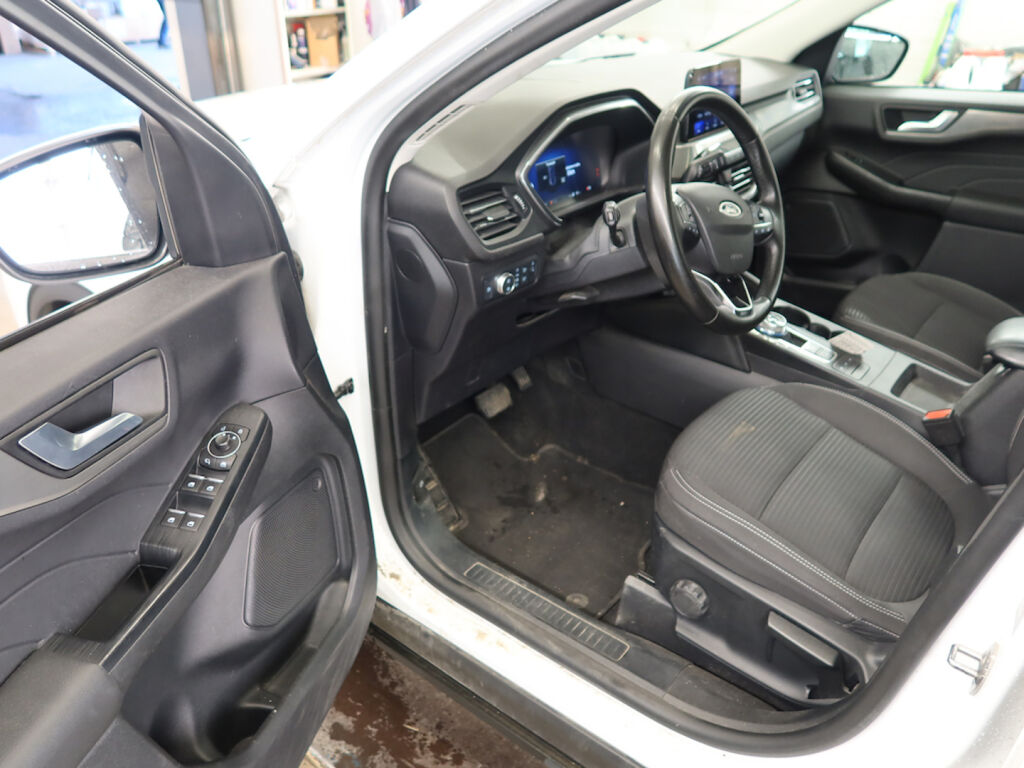 Ford Kuga 2023 Valkoinen
