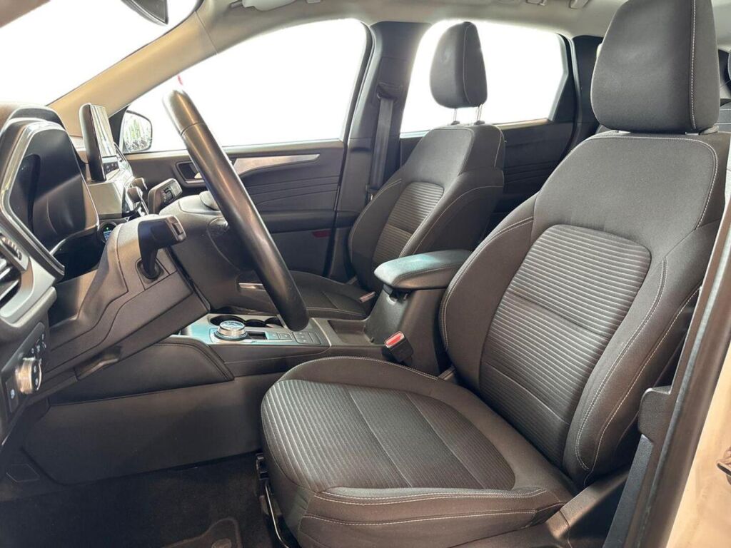 Ford Kuga 2023 Valkoinen