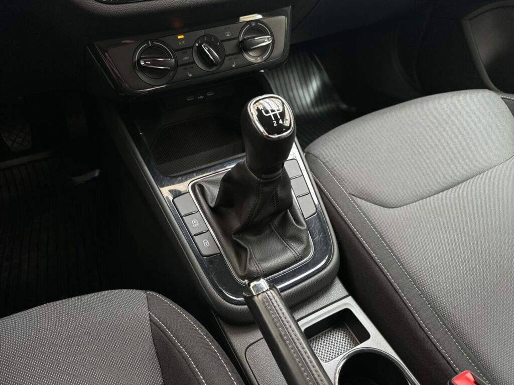 Skoda Fabia 2023 Sininen
