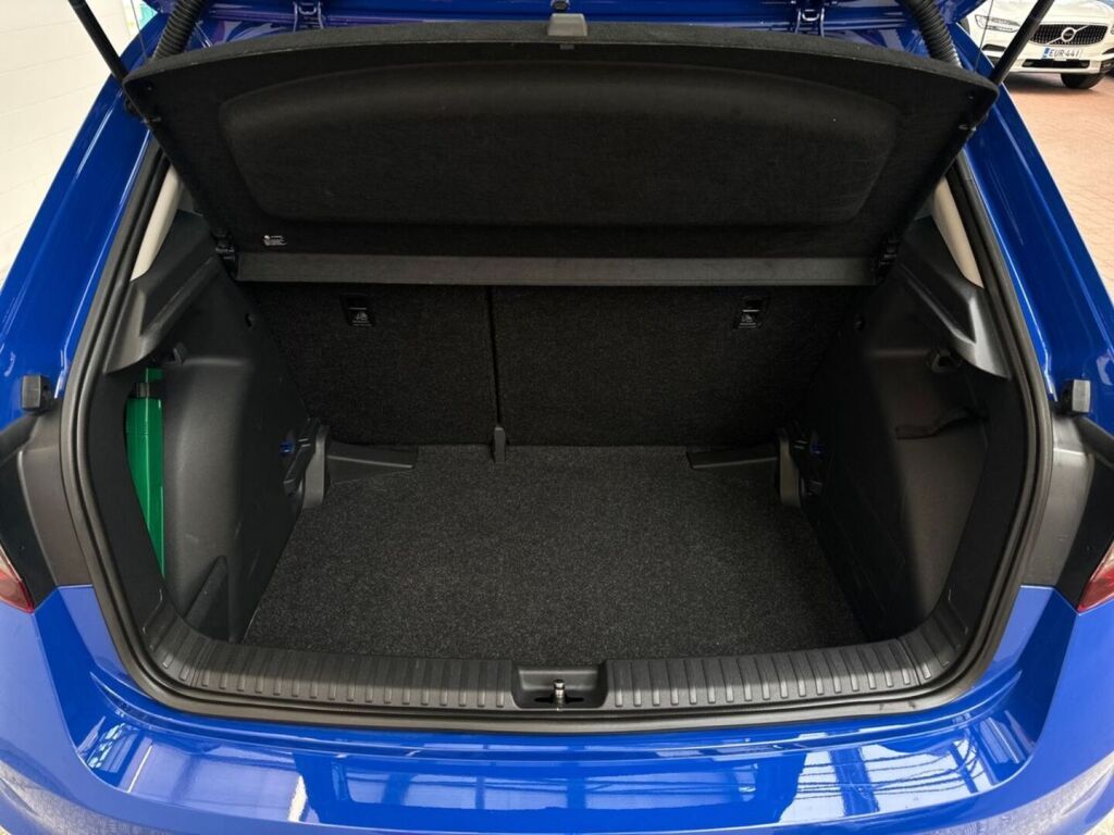 Skoda Fabia 2023 Sininen