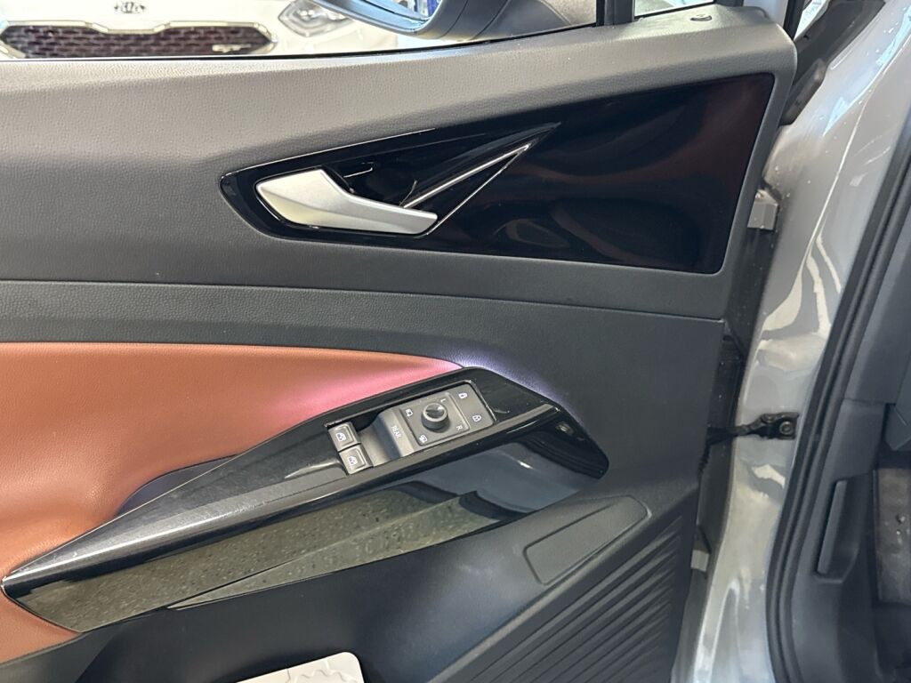 Volkswagen ID.5 2023 Harmaa