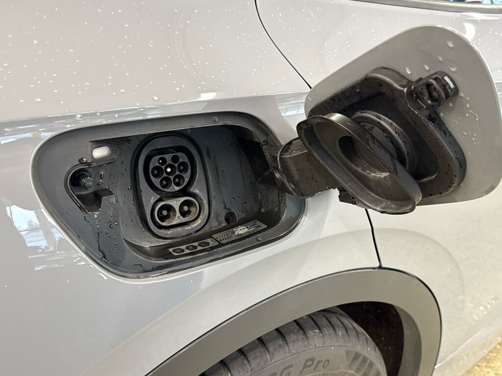 Volkswagen ID.5 2023 Harmaa