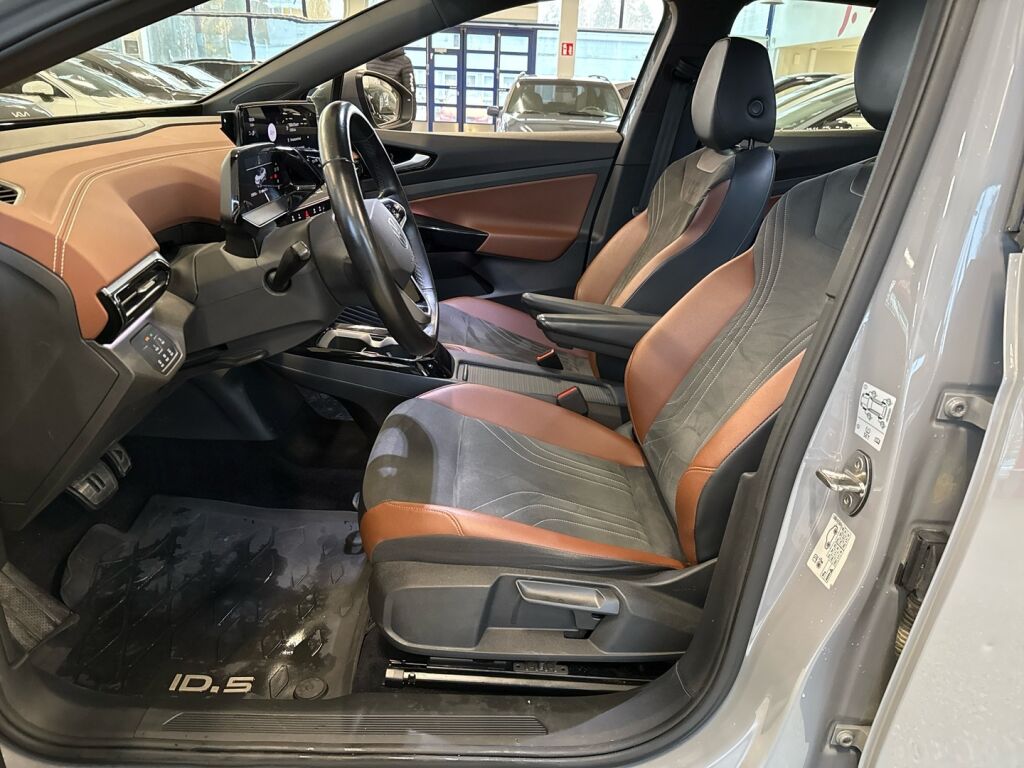 Volkswagen ID.5 2023 Harmaa