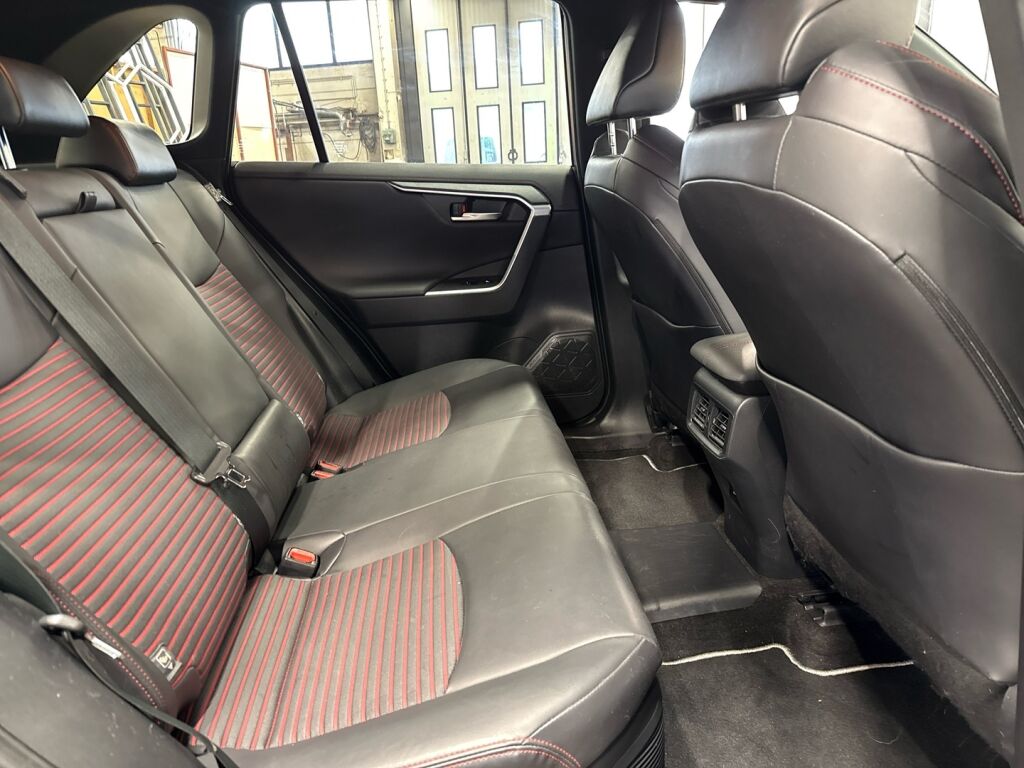 Toyota RAV4 Plug-in 2021 Valkoinen