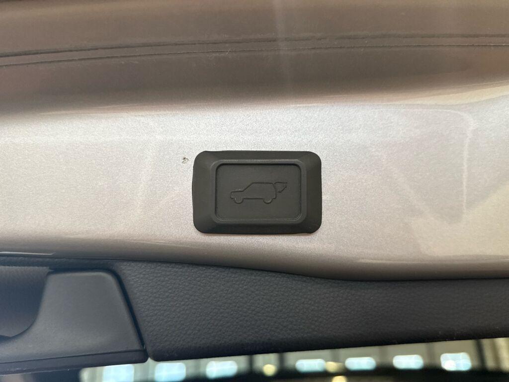 Toyota RAV4 Plug-in 2021 Valkoinen