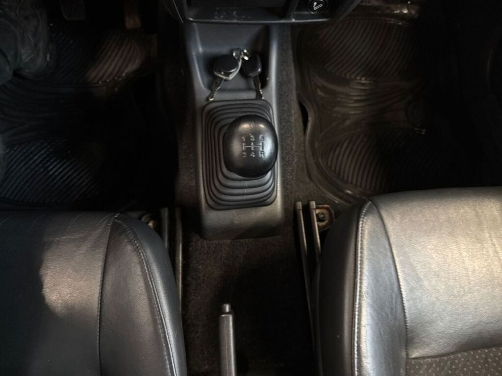 Suzuki Jimny 2006 Musta