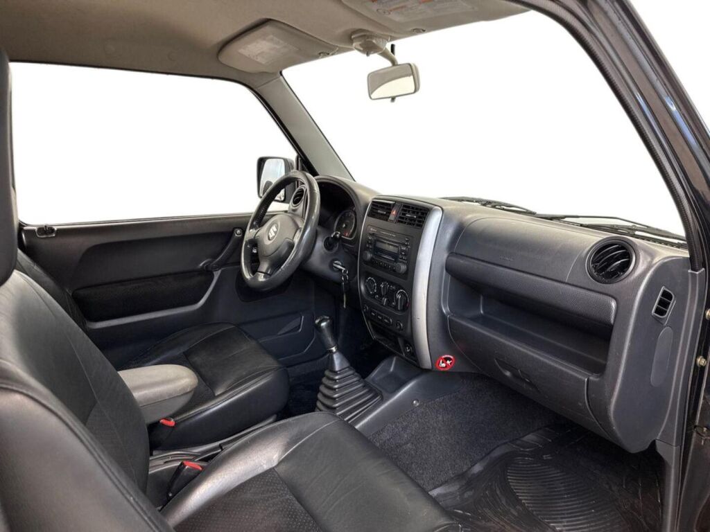 Suzuki Jimny 2006 Musta