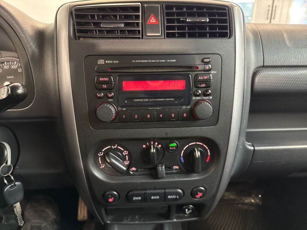 Suzuki Jimny 2006 Musta