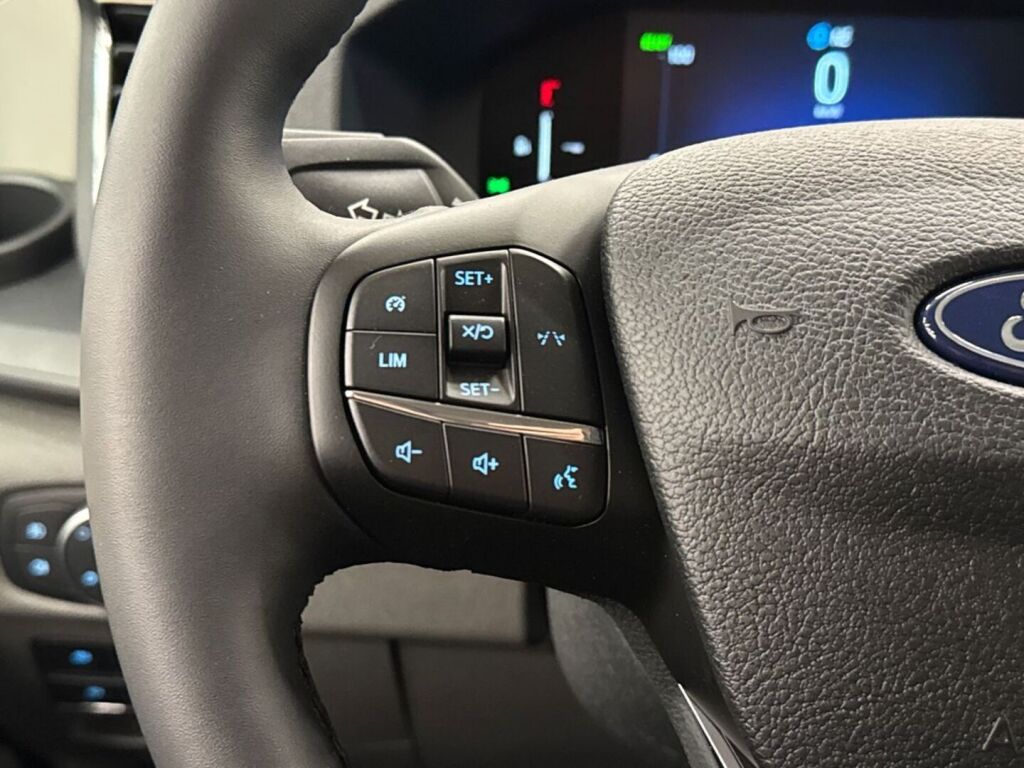 Ford Transit 2026 Musta
