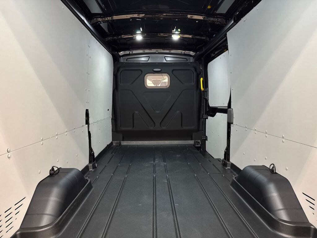 Ford Transit 2026 Musta