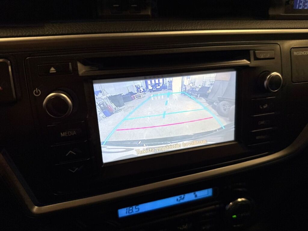 Toyota Auris 2015 Musta