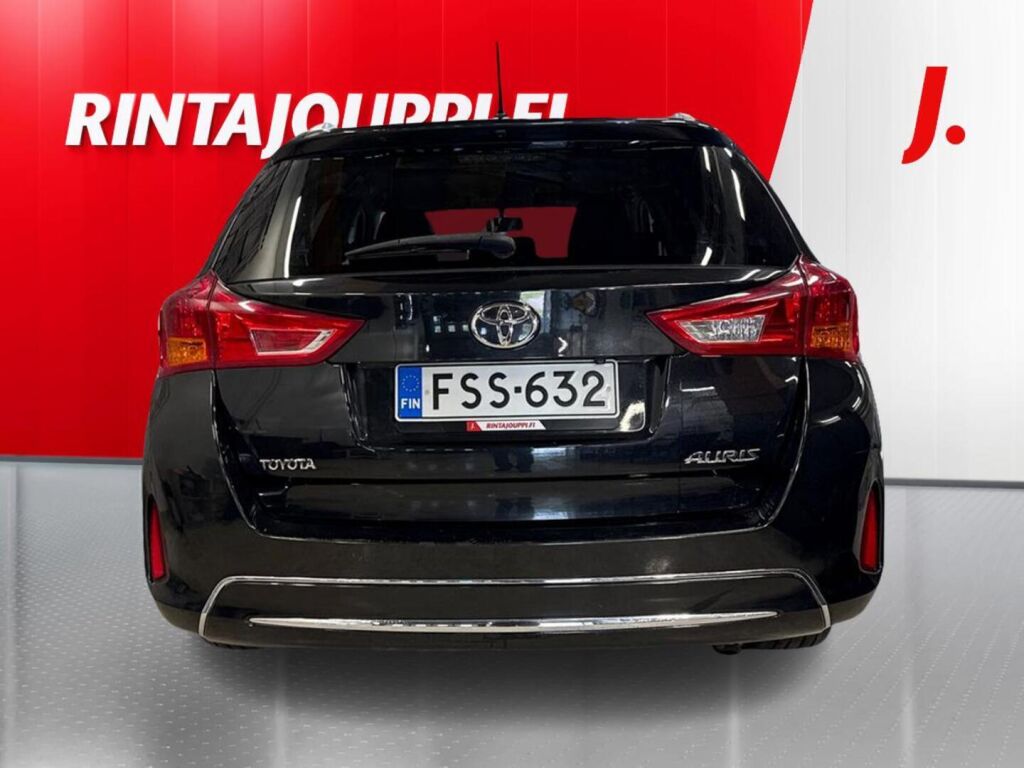Toyota Auris 2015 Musta