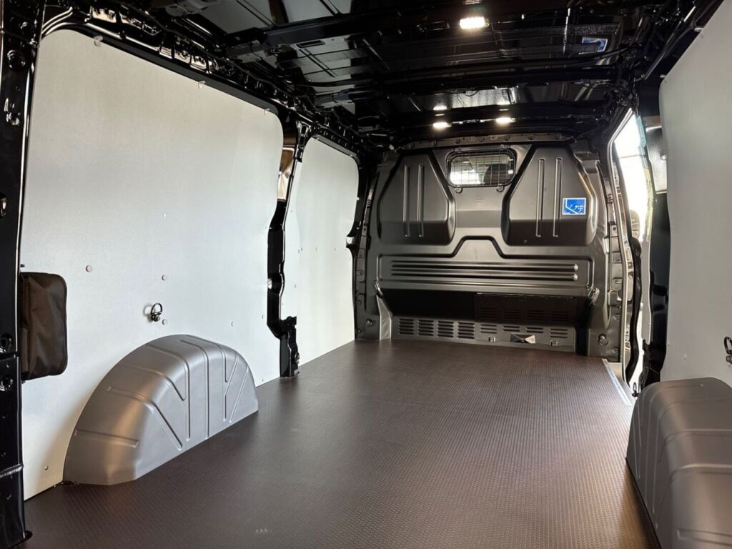 Ford Transit Custom 2026 Musta