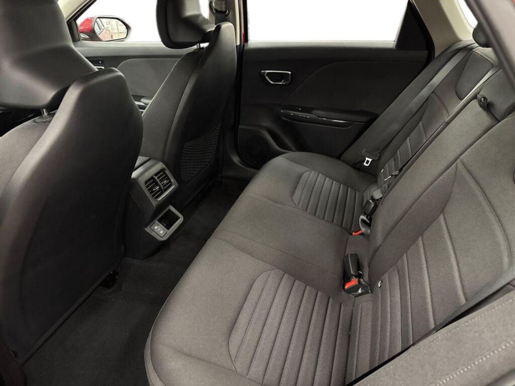 Kia K4 2026 Punainen
