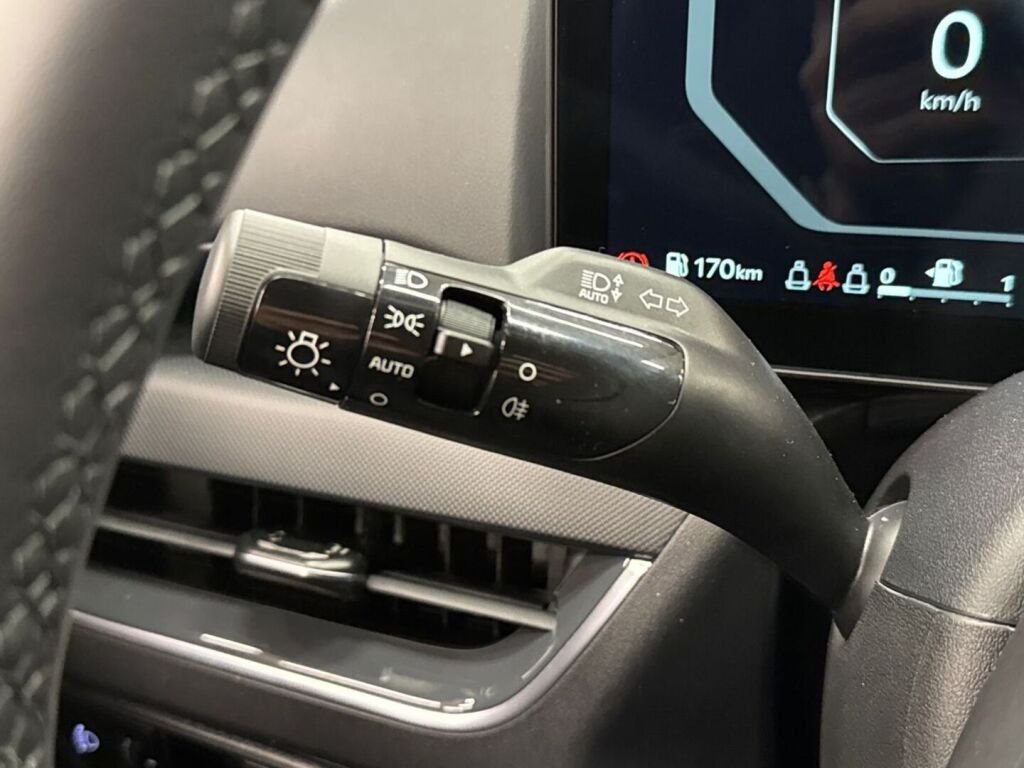 Kia K4 2026 Punainen