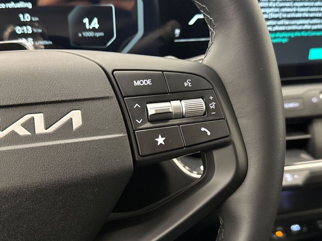 Kia K4 2026 Harmaa