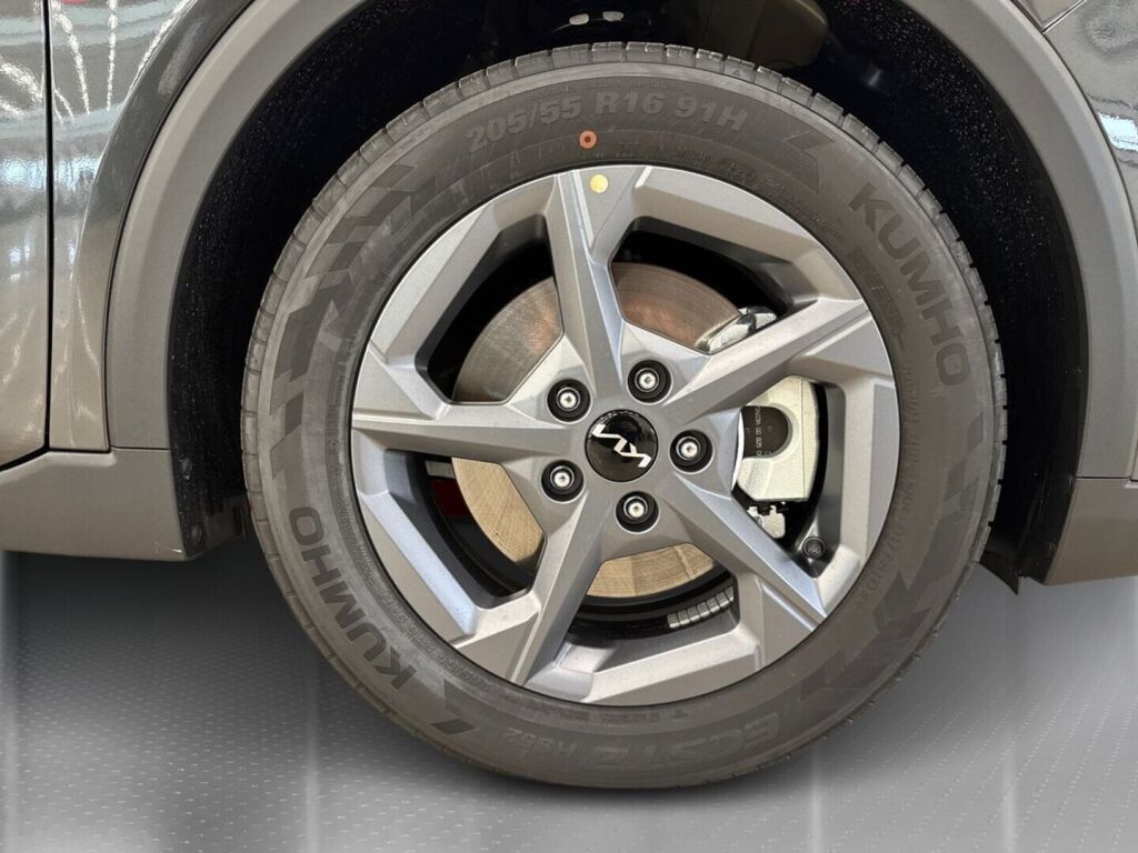 Kia K4 2026 Harmaa