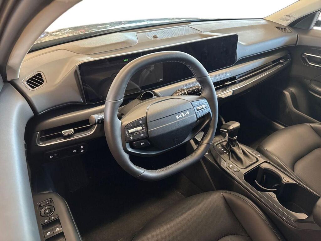 Kia K4 2026 Harmaa