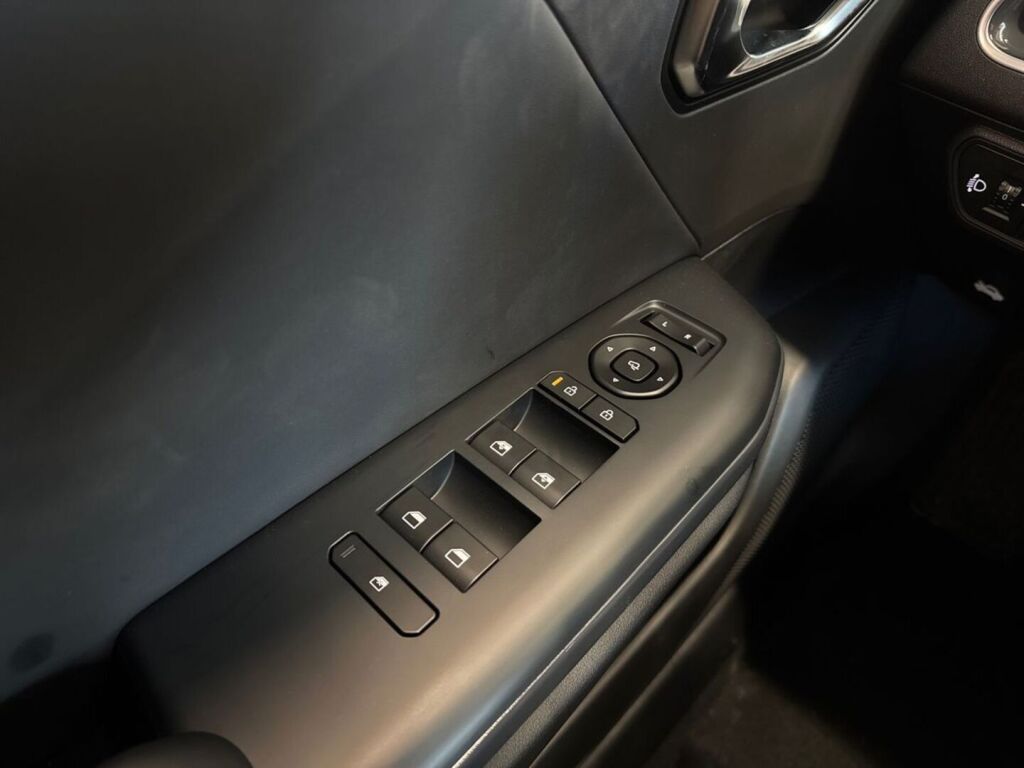Kia K4 2026 Harmaa