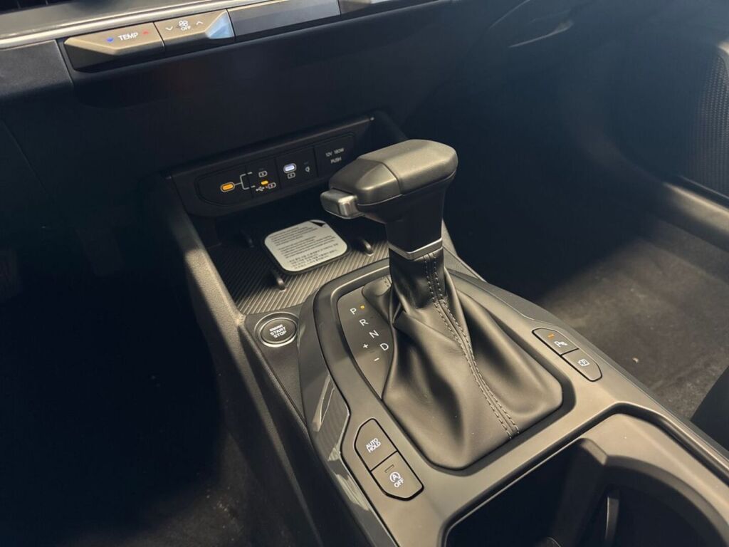 Kia K4 2026 Harmaa