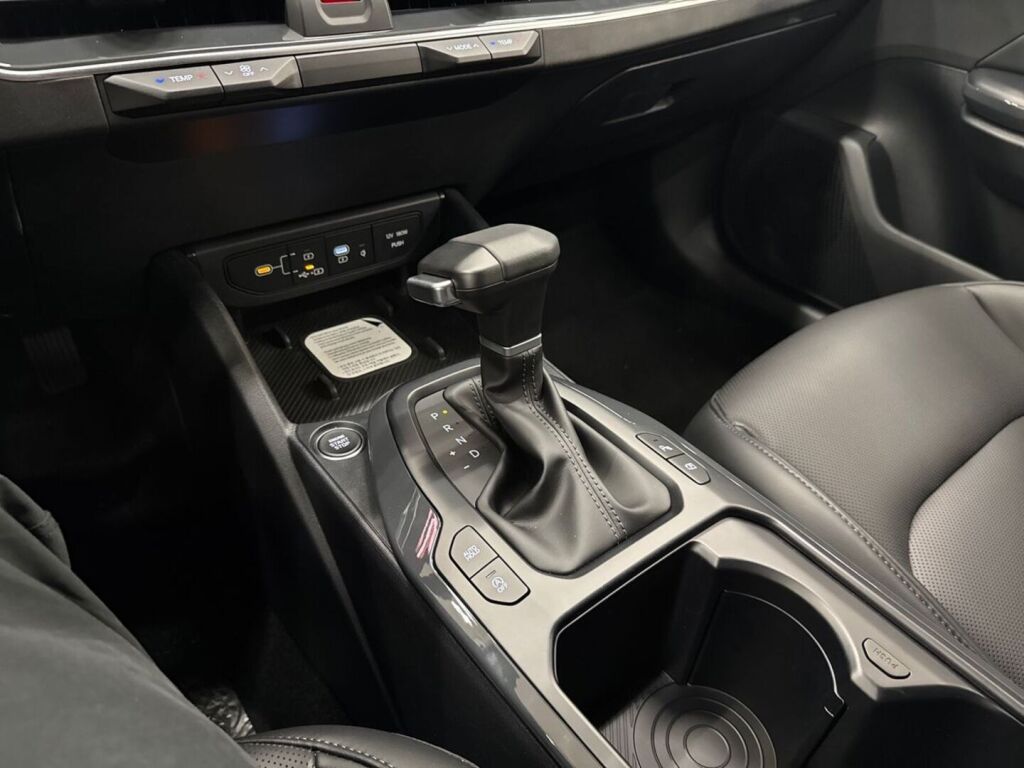 Kia K4 2026 Harmaa