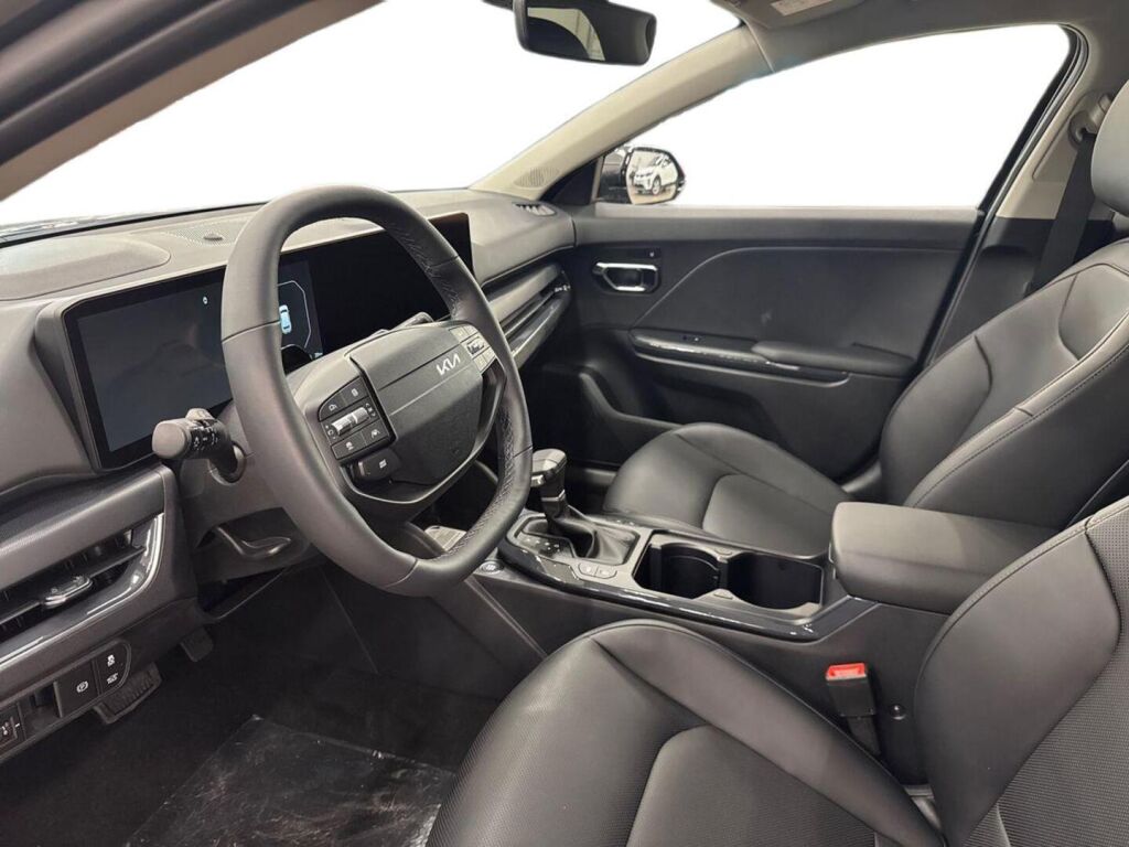 Kia K4 2026 Harmaa