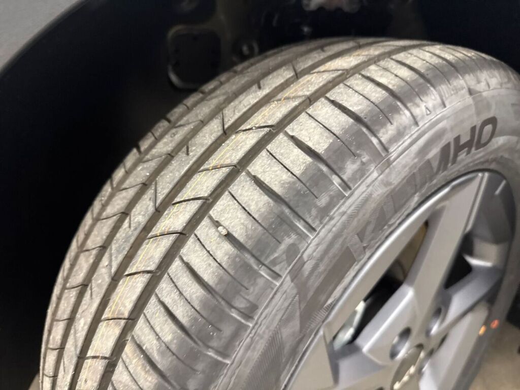 Kia K4 2026 Harmaa