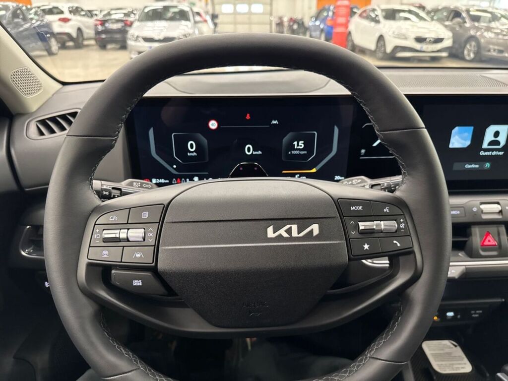 Kia K4 2026 Harmaa