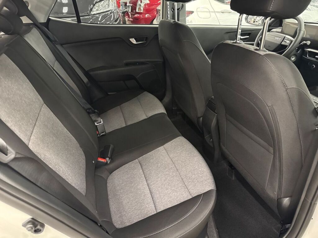 Kia Stonic 2026 Valkoinen