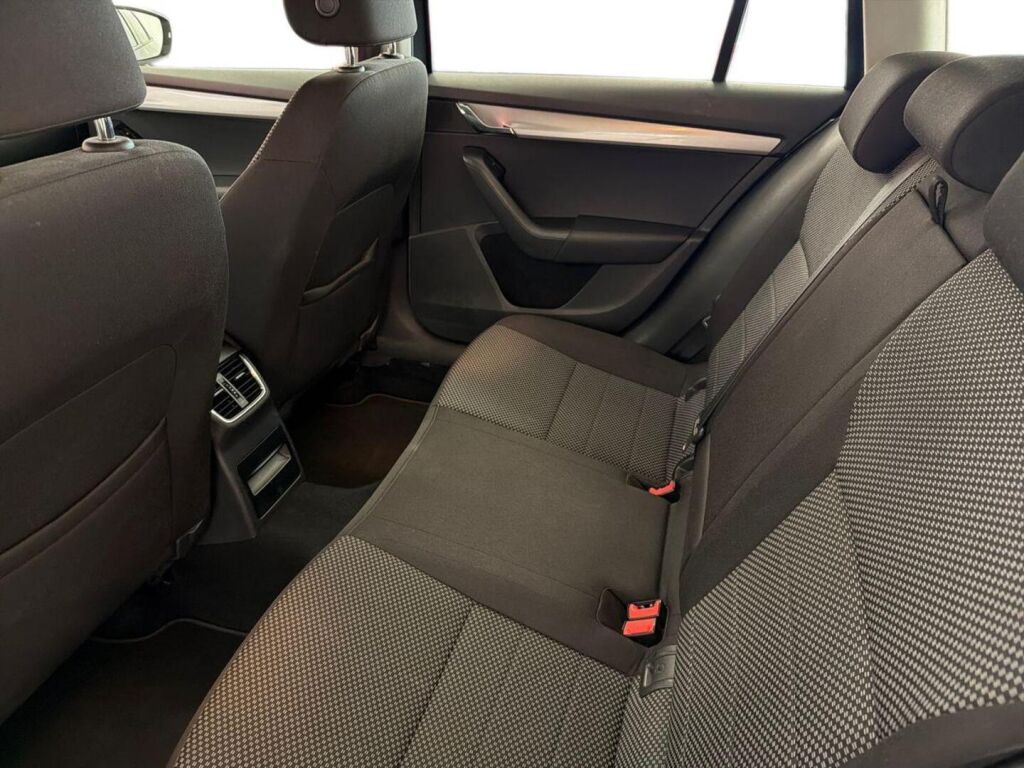 Skoda Octavia 2016 Harmaa