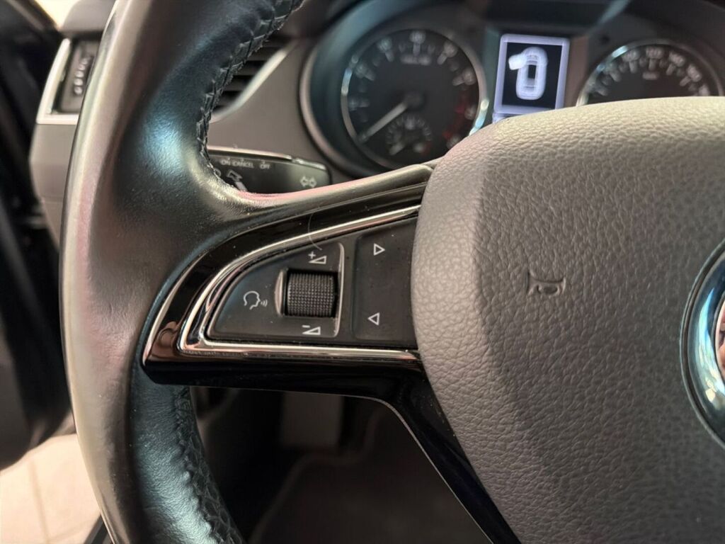Skoda Octavia 2016 Harmaa
