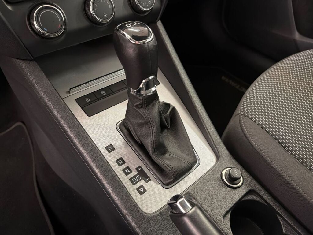 Skoda Octavia 2016 Harmaa
