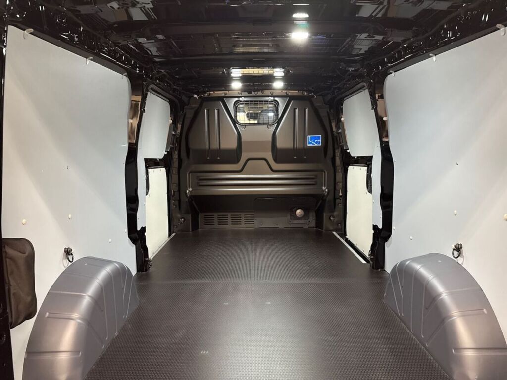 Ford Transit Custom 2026 Musta