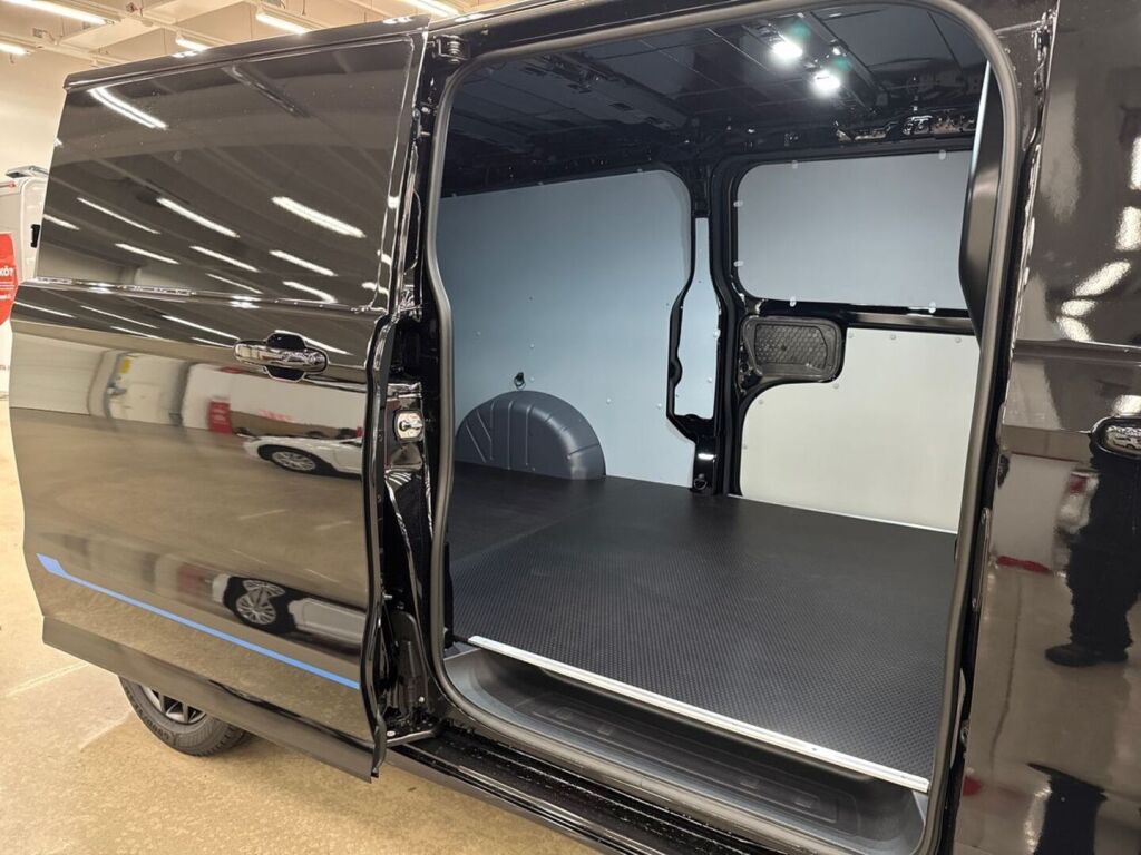 Ford Transit Custom 2026 Musta