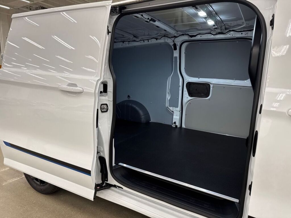 Ford Transit Custom 2026 Valkoinen