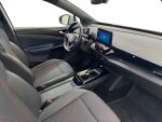 Volkswagen ID.4 2022 Metallivalkoinen / Musta katto