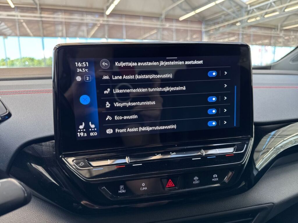 Volkswagen ID.4 2022 Metallivalkoinen / Musta katto