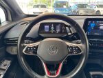 Volkswagen ID.4 2022 Metallivalkoinen / Musta katto
