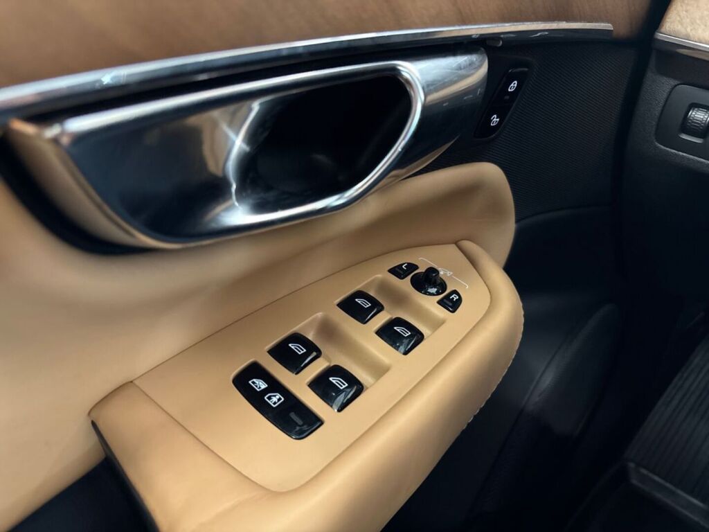 Volvo XC90 2017 Valkoinen
